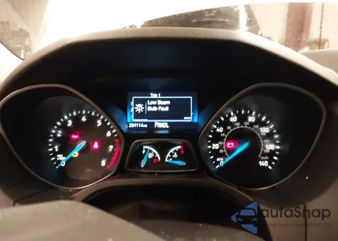 2016 Ford Focus S z USA, uszkodzony, nr VIN 1FADP3E24GL311082